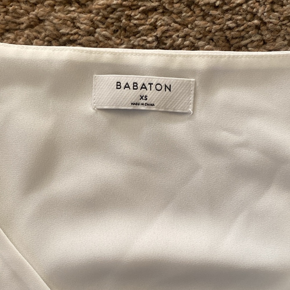 Babaton | White Sleeveless Casual Tank Top - Picture 2 of 7